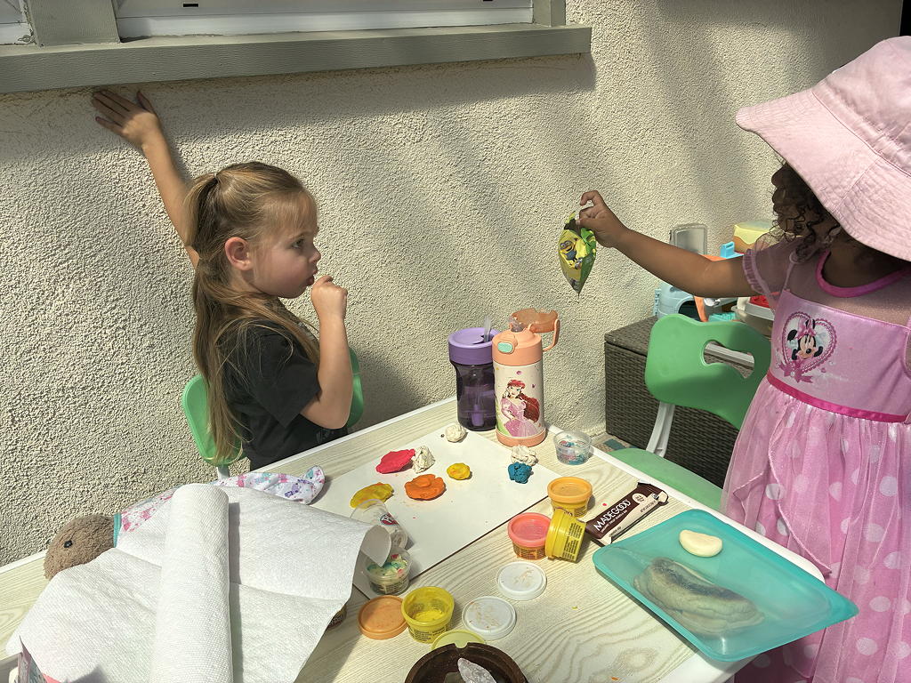 Table play moment at Soil and Sky